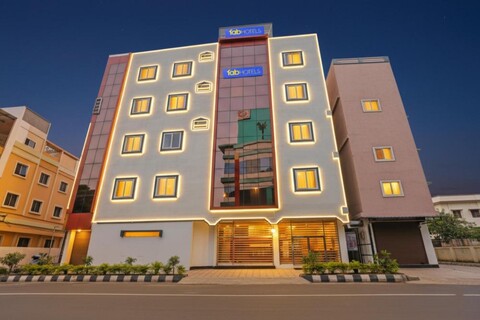 FabHotel Sujatha Residency - Ramamurthy Naga