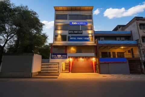 FabHotel Park View I