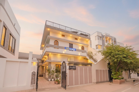 FabHotel Swaraj - Sankat Mochan Temple