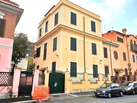 빌라 루차티 호스텔