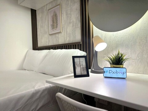 도시의 오아시스 파티션 룸, 알 바르샤 1