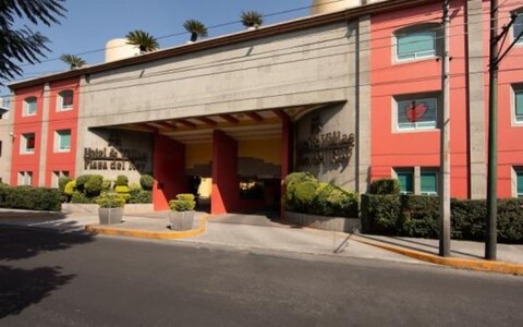 핫 플라자 델 레이, 러브 호텔, 성인 전용