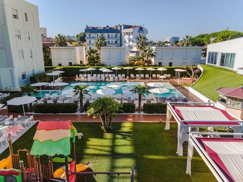 도미노 스위트 호텔 예솔로