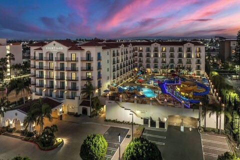 코트야드 바이 메리어트 애너하임 씸 파크 엔트런스