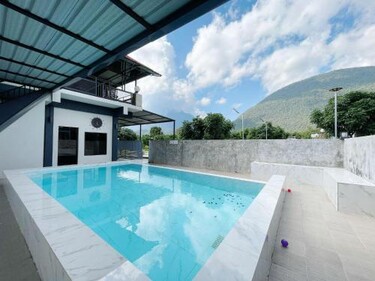 Yankoi Mountains view