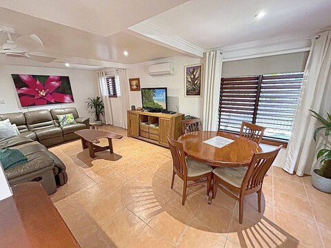 오아시스 리피 휘트필드