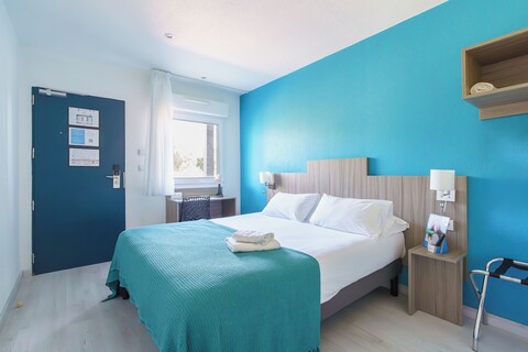 브릿 호텔 콩포흐트 마노스크 카다라슈