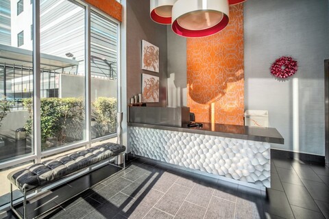 렉센 호텔 - 할리우드 워크 오브 페임/유니버설 스튜디오