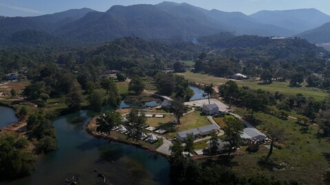 엘 캠프 앤 카페, 꼬창