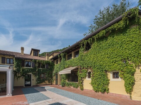 카 토레셀레 렐레 오스테리아 가든