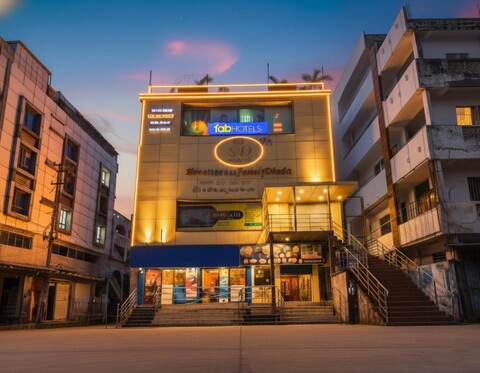 FabHotel Prime Adhirath Grand - 400M from Durgam Cheruvu Metro Station, Madhapur