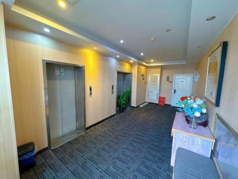 Kaiman E-sports Audio and Video Hotel (Shanghai Hongquan Road Korean Street Branch)
