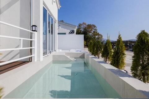 Gyeongju Sensitive Lodge Pine Hill Pool Villa