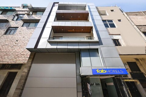 FabHotel Just Inn - Nr. Lajpat Nagar Market