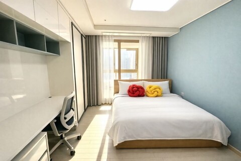 더 노벰버 스테이 인 랜드마크