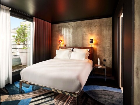 마마 쉘터 파리 이스트