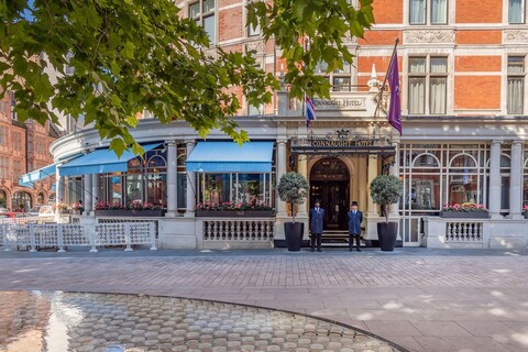 더 코너트, 메이본