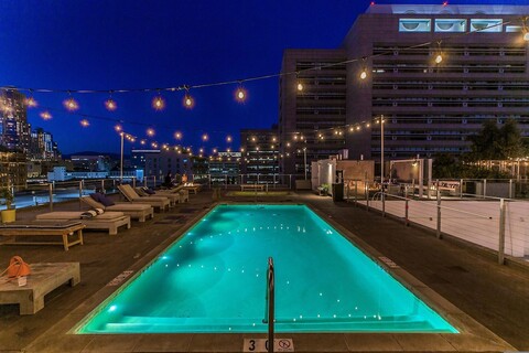 스타일리시 디럭스 1베드룸, HWH에서, 바이 원럭스스테이