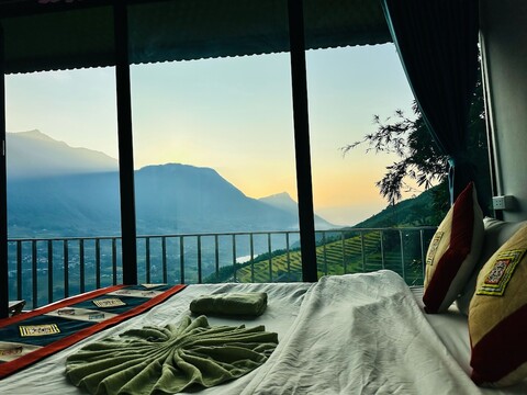 딘 사파 트레킹 & 홈스테이