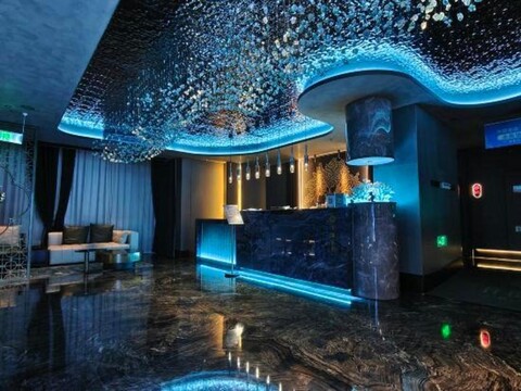 Langyue Business Hotel