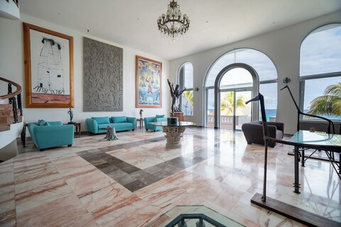 호텔, 박물관 카사 투르케사