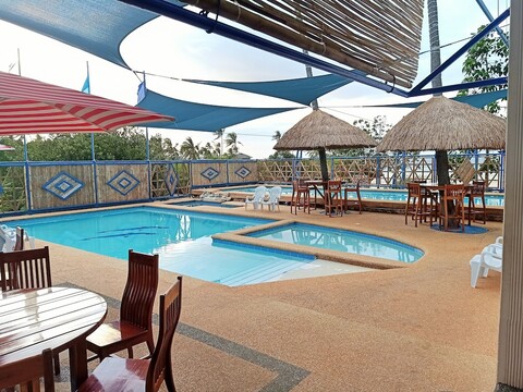 레인보우 베이 비치 및 다이브 리조트