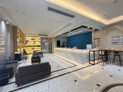 Huashu Yi Hotel (Shanghai Fengxian Sports Center)