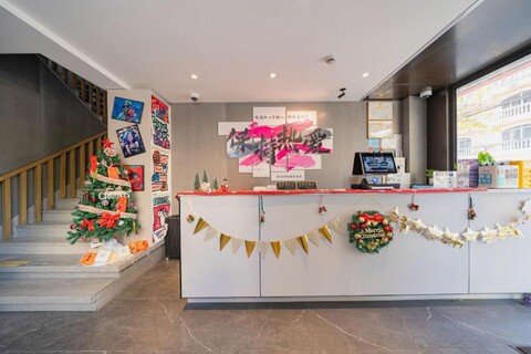 Jiting Youth Hostel (North Bund Pingliang Road Metro Station Branch)