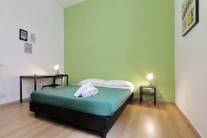 room detail thumbnail 2