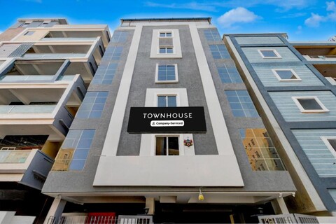 Super Townhouse Miyapur Metro Station Formerly Sainath Arcade