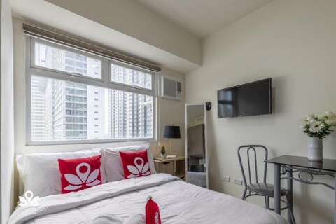 젠 룸 어반 데카 EDSA