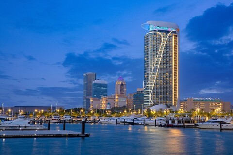 W 두바이 - 미나 세야히