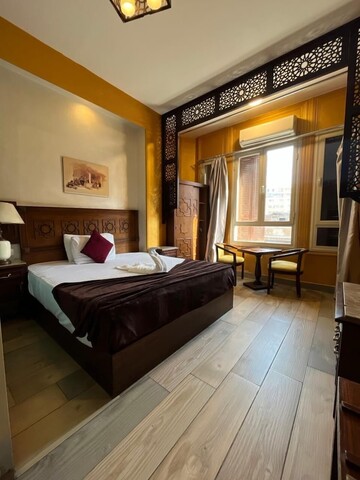 더 로케이션 호텔