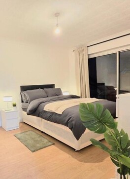 Pekin House - Canary Wharf