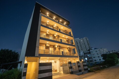 FabHotel Alpha Stayz