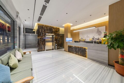 Taida Hotel (Gongbei Port Light Rail Terminal)