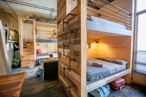 LA PodShare 도미토리 할리우드