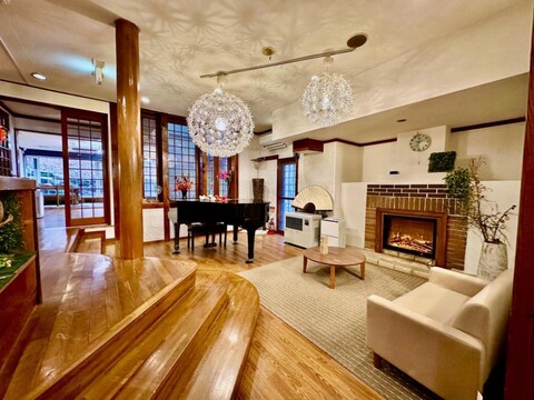 Yamanaka Lake Fuji viewserene Windy Hill