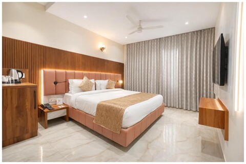 Goroomgo Vishwam Residency Varanasi 