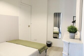 Matute Street, Private rooms