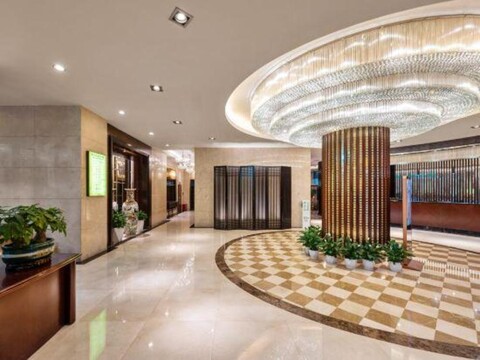 Changsha Weiju Jinye Shennong Grand Hotel (Wu Yi Square Railway Station)