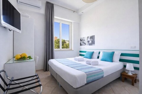 홀리데이 카포 디 소렌토