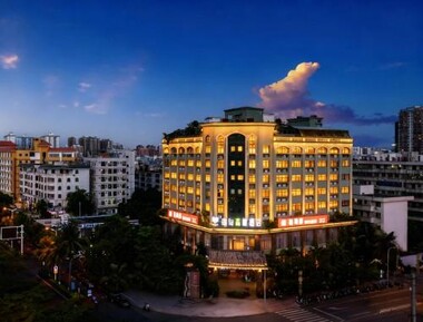 Island Forest Hotel