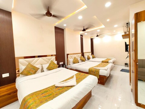 Goroomgo BNK Grand Varanasi Indian Only - Lift and Wifi Facility