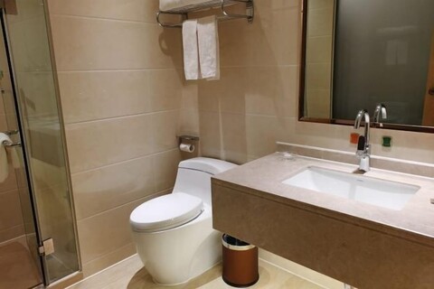 Vienna Hotel (Foshan West Railway Station Airport Branch)
