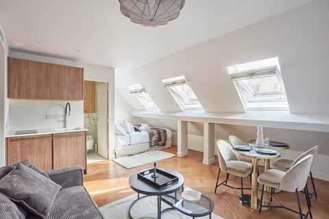 파리/르 마레 중심부의 새 아파트