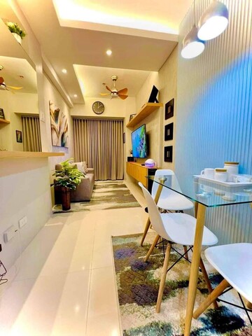 쇼어 3 레지던스, 몰 오브 아시아 콤플렉스