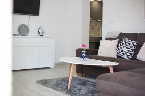 세리어스 홉 아파트먼트