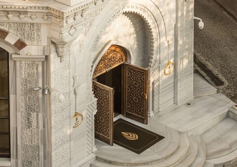 아즈와 술탄아흐메트