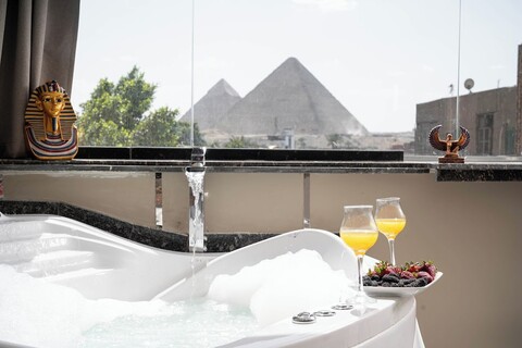 카멜 피라미드 뷰 인